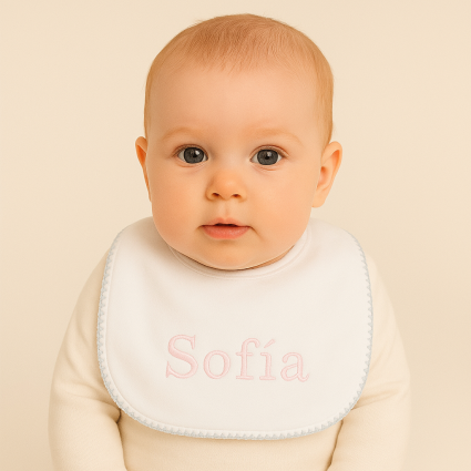 Set de Dos Chupetes y Babero Personalizados 2
