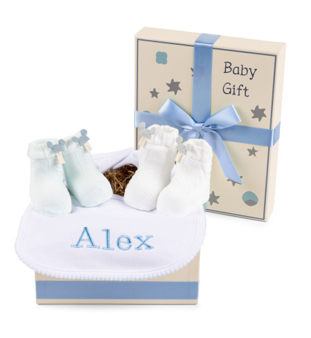 Scatola Regalo con Calzini, Bavetta Ricamata e Accessori – Idea Perfetta