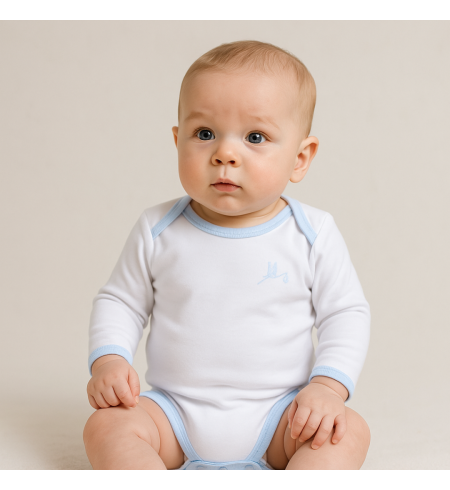 Scatola Regalo con Body, Ciuccio, Massaggiagengive e Clip – Regalo con Stile