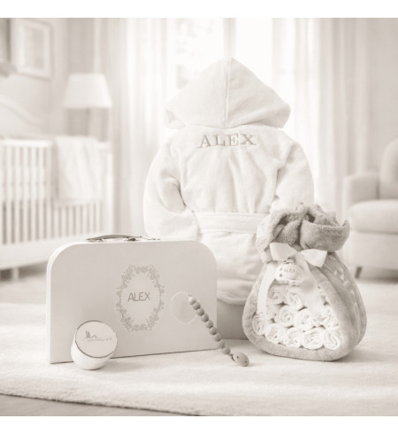 Torta di Pannolini con Accappatoio, Valigetta e Ciuccio | Regalo Completo